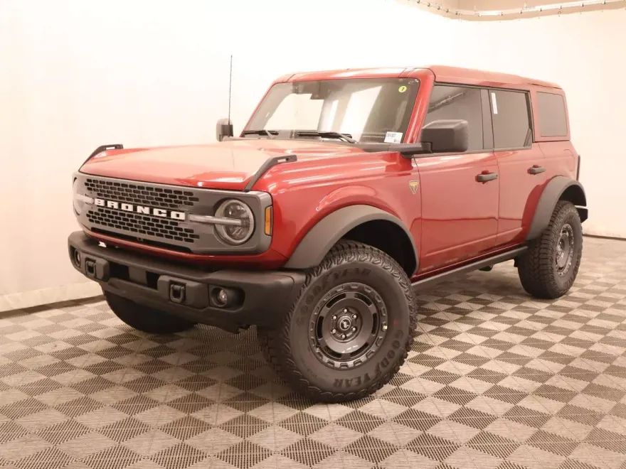 2025 Ford Bronco Badlands photo 1