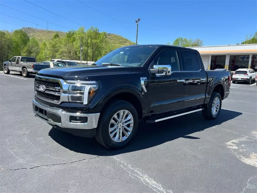 2025 Ford F-150 Lariat photo 1