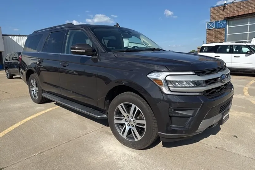 2022 Ford Expedition MAX XLT photo 1