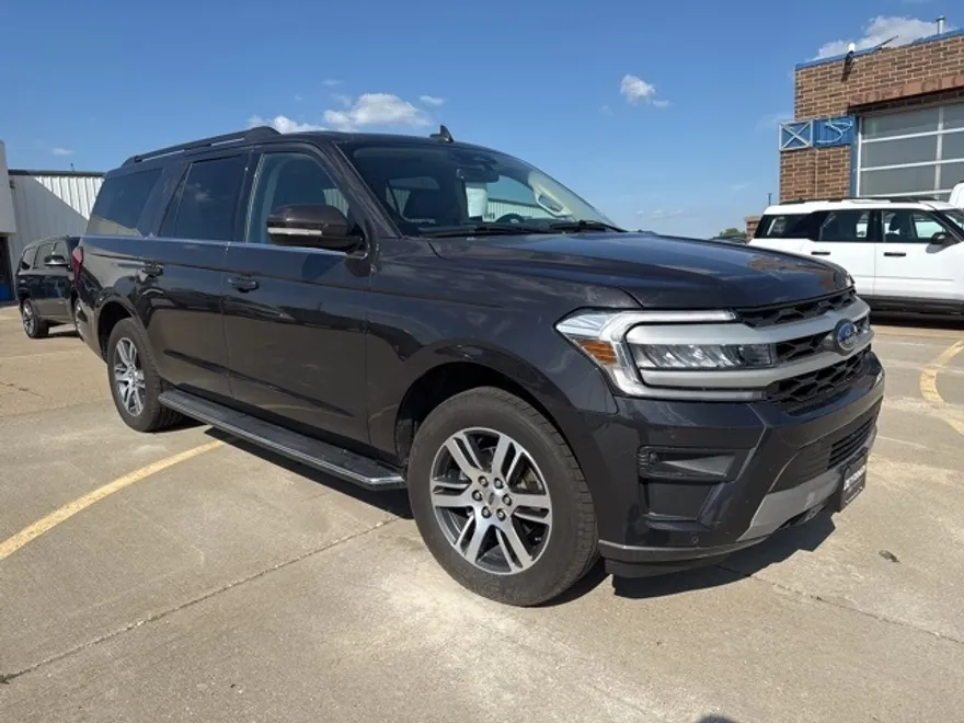 2022 Ford Expedition MAX XLT photo 1