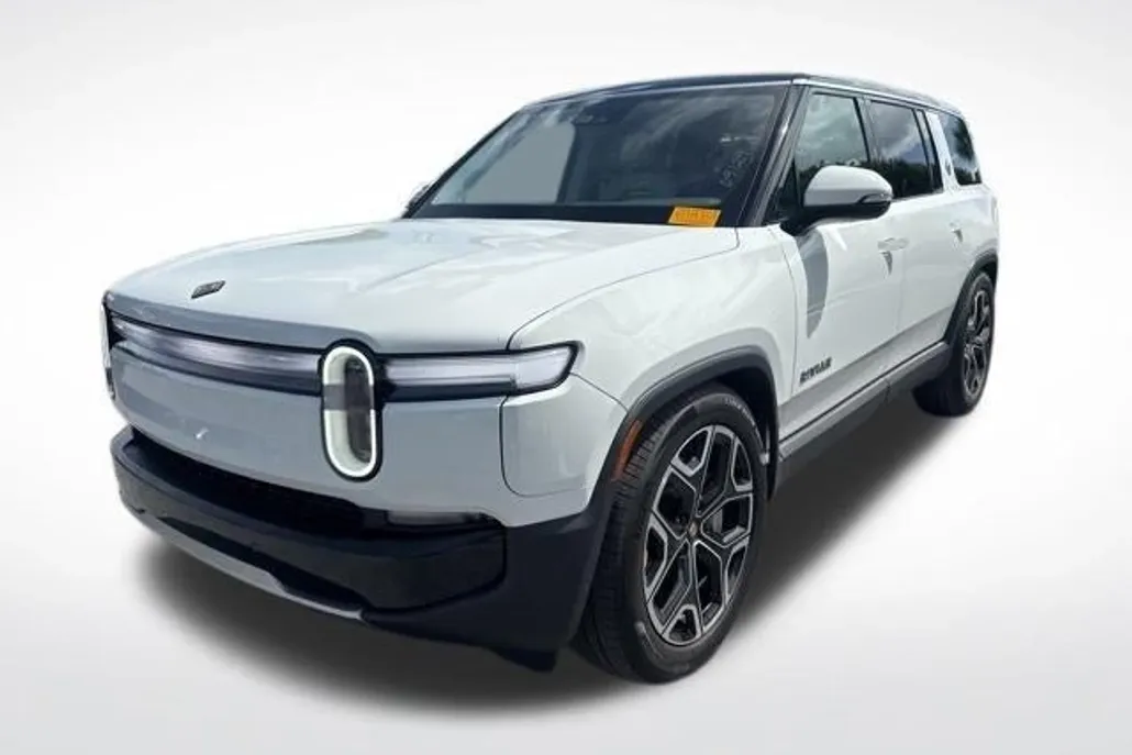 2025 Rivian R1S Adventure photo 1