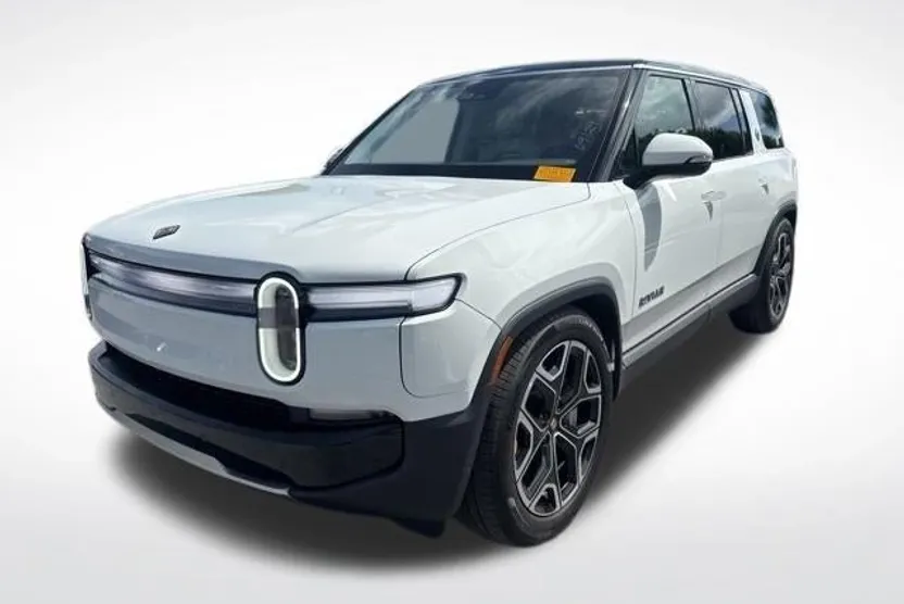 2025 Rivian R1S Adventure photo 1