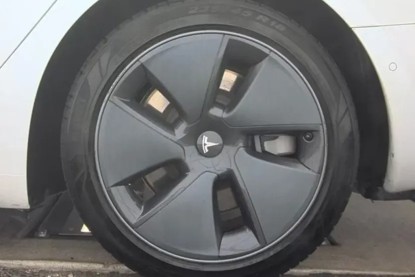 2022 Tesla Model 3 Long Range photo 1