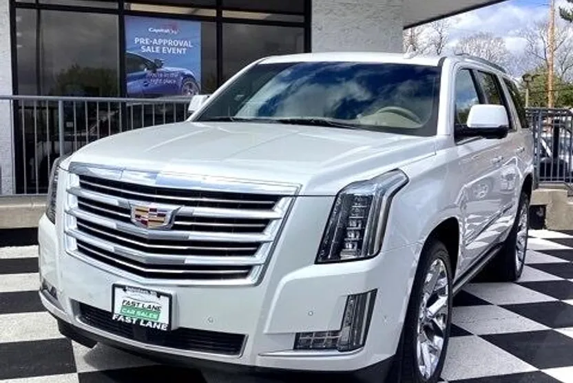 2018 Cadillac Escalade Platinum photo 1