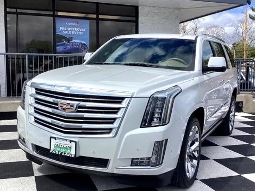 2018 Cadillac Escalade Platinum photo 1