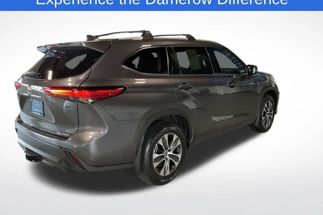 2022 Toyota Highlander XLE photo 1