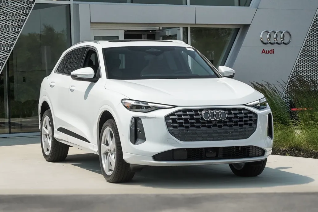 2025 Audi Q5 Premium Plus photo 1