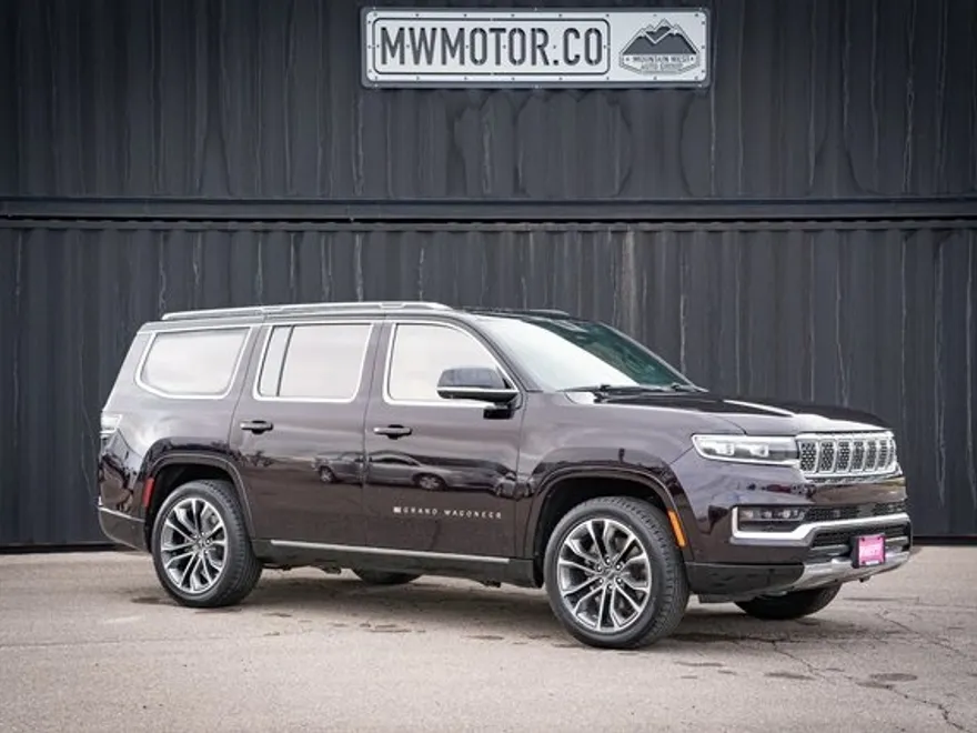 2023 Jeep Grand Wagoneer III photo 1