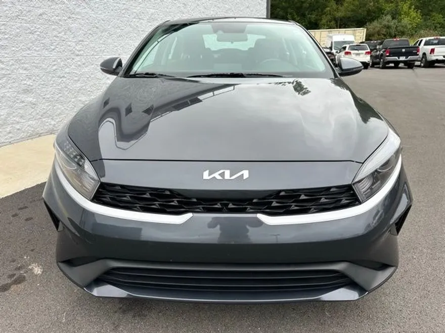 2024 Kia Forte LXS photo 1