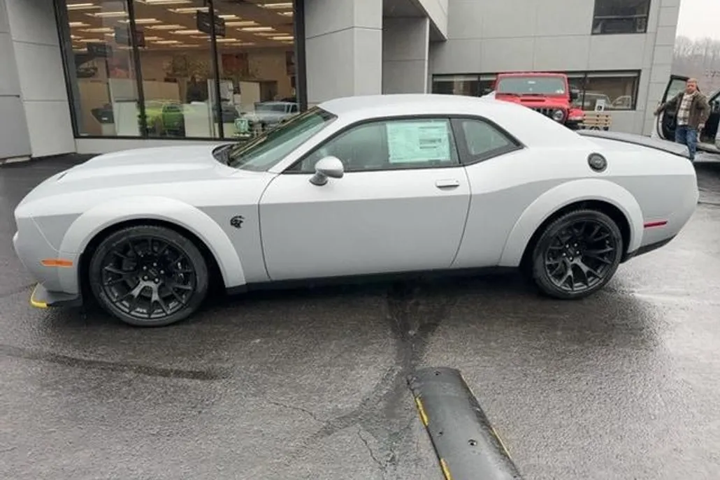 2023 Dodge Challenger SRT8 Hellcat Widebody photo 1