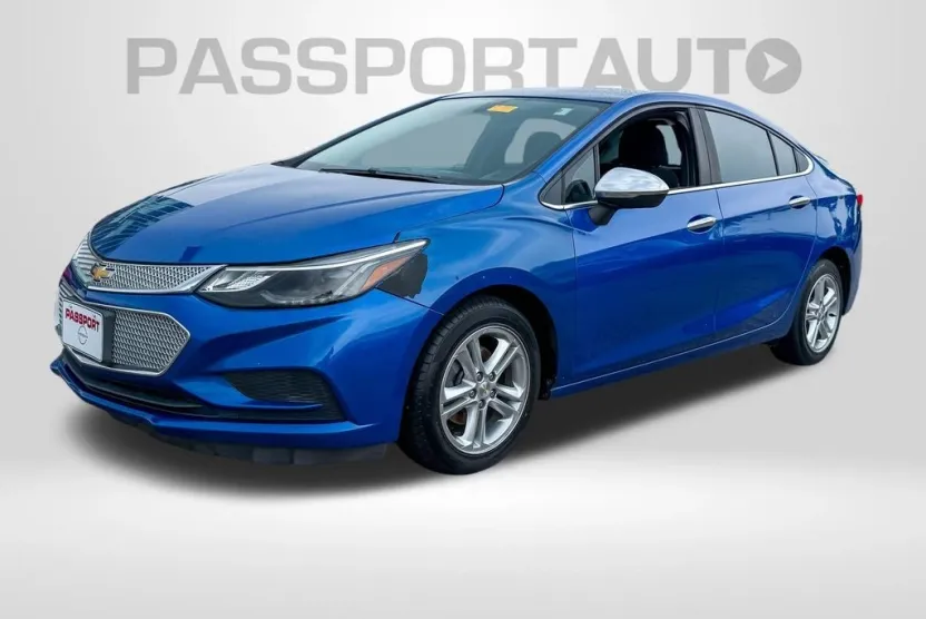 2016 Chevrolet Cruze LT photo 1
