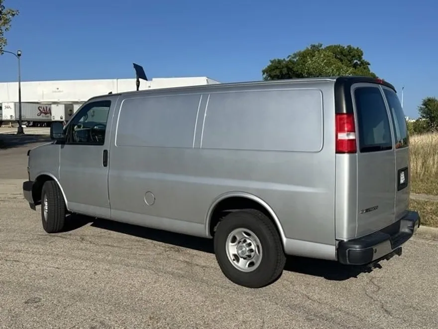 2019 Chevrolet Express 2500 Work Cargo Van photo 1