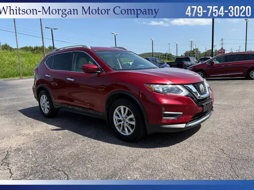 2018 Nissan Rogue SV photo 1