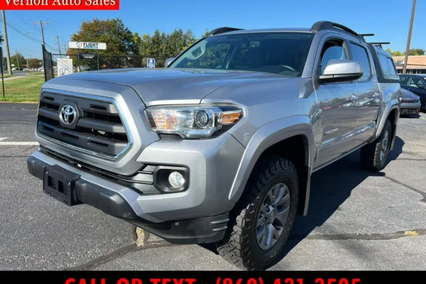 2017 Toyota Tacoma SR5 Double Cab V6 4x4 photo 1