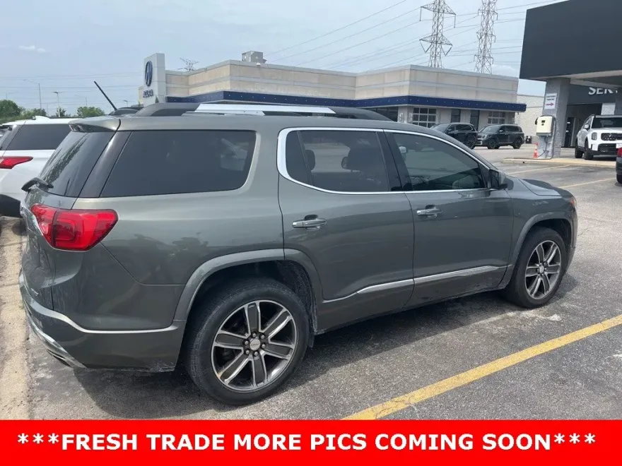 2017 Gmc Acadia Denali photo 1