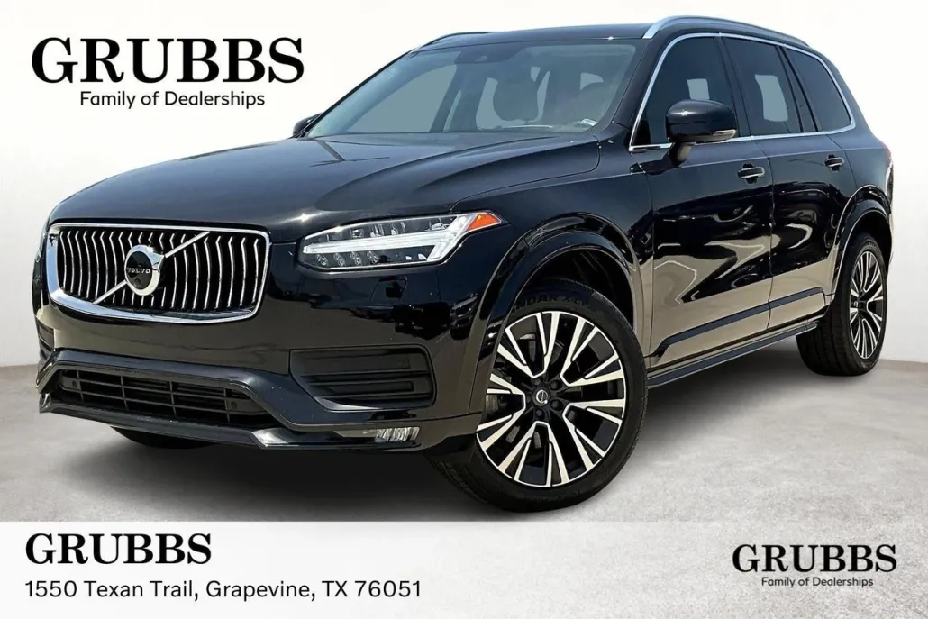 2022 Volvo XC90 Momentum photo 1