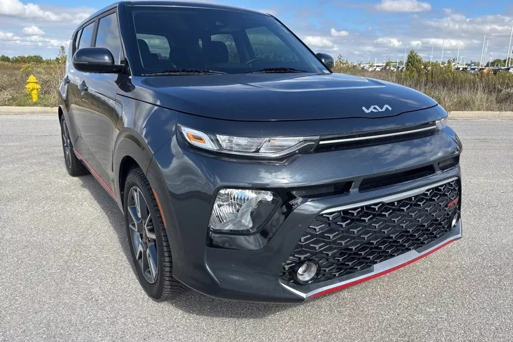 2022 Kia Soul GT-Line photo 1