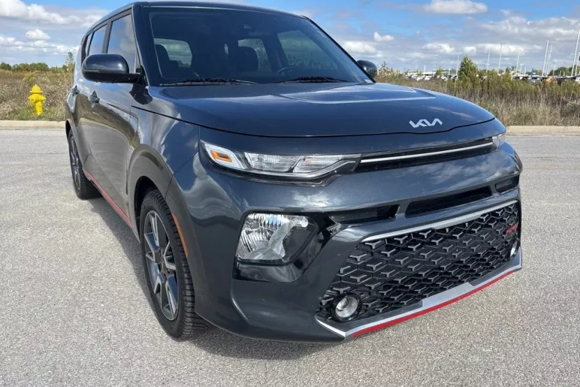 2022 Kia Soul GT-Line photo 1