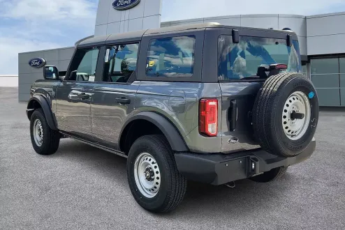 2025 Ford Bronco Base photo 1