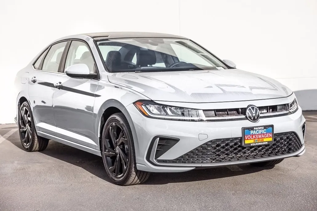 2025 Volkswagen Jetta 1.5T SE photo 1