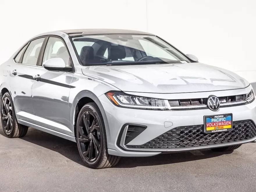 2025 Volkswagen Jetta 1.5T SE photo 1