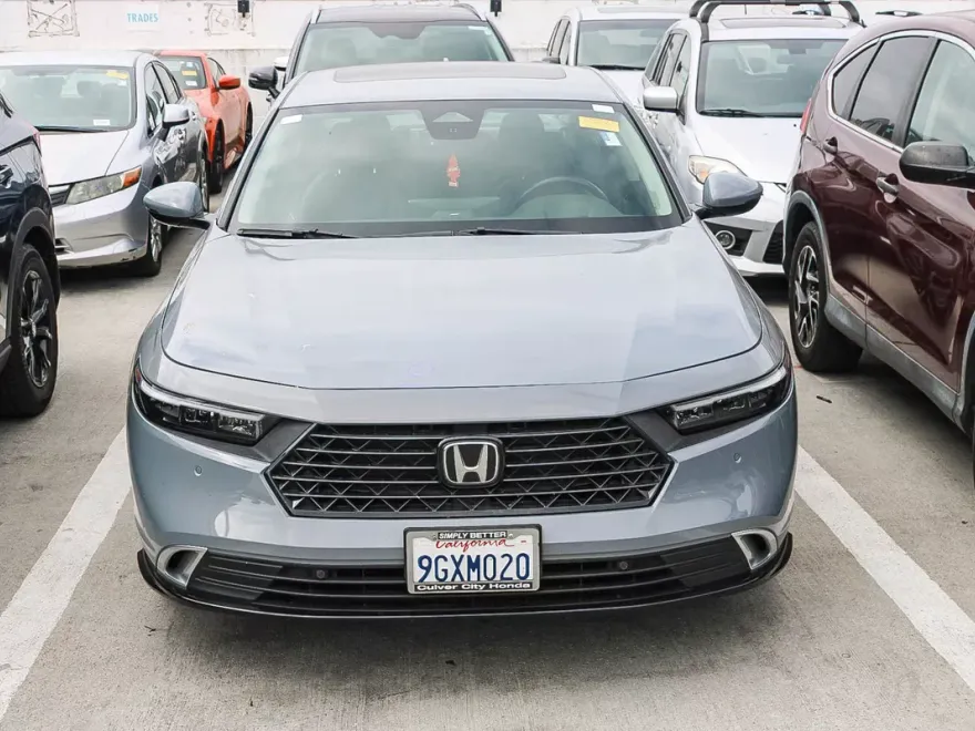 2023 Honda Accord Hybrid Touring photo 1