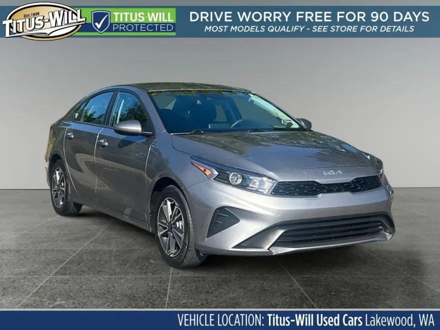 2023 Kia Forte LXS photo 1