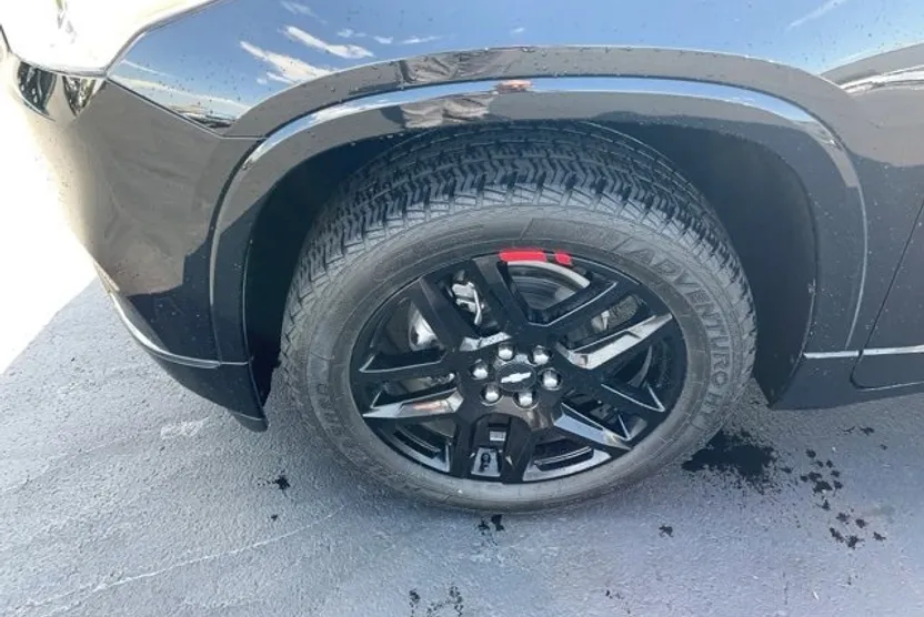 2021 Chevrolet Traverse Premier photo 1
