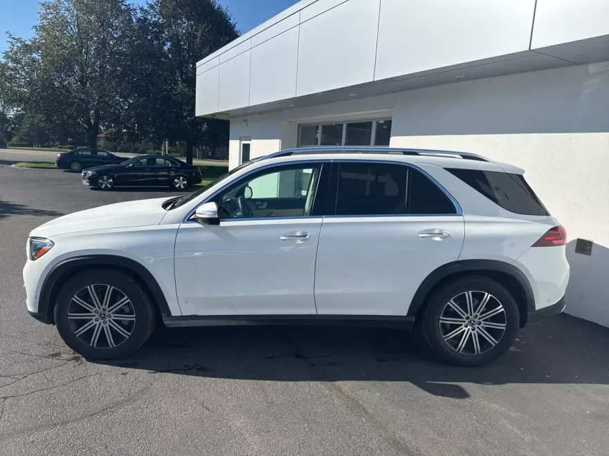 2024 Mercedes Benz GLE 450 4MATIC photo 2