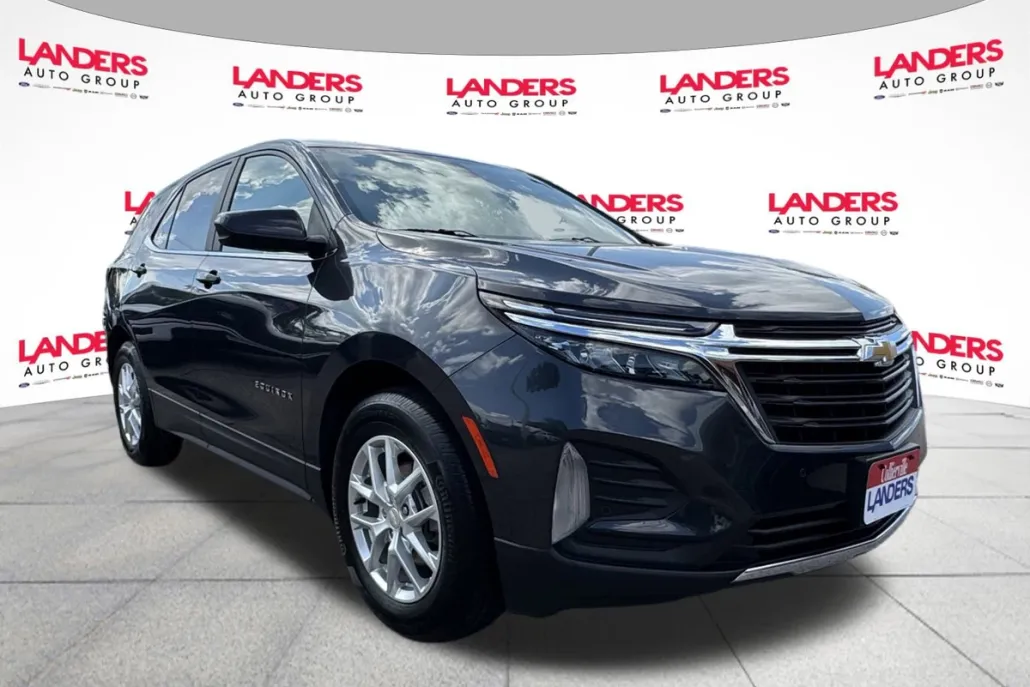 2022 Chevrolet Equinox LT photo 1