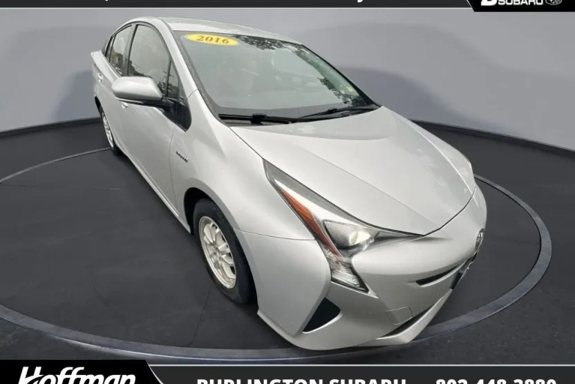 2016 Toyota Prius Two photo 1
