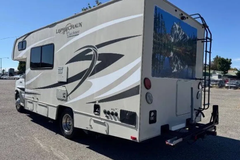 2014 Ford E-350 photo 1