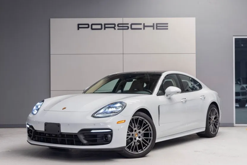 2023 Porsche Panamera 4 Platinum photo 1