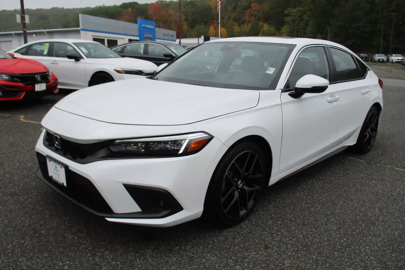 2022 Honda Civic Sport Touring photo 1