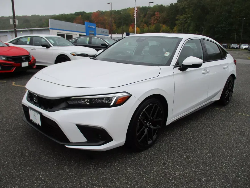 2022 Honda Civic Sport Touring photo 1