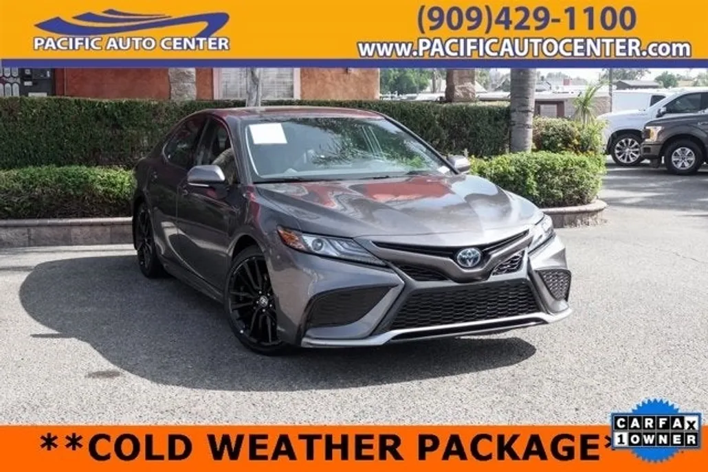 2024 Toyota Camry Hybrid XSE photo 1