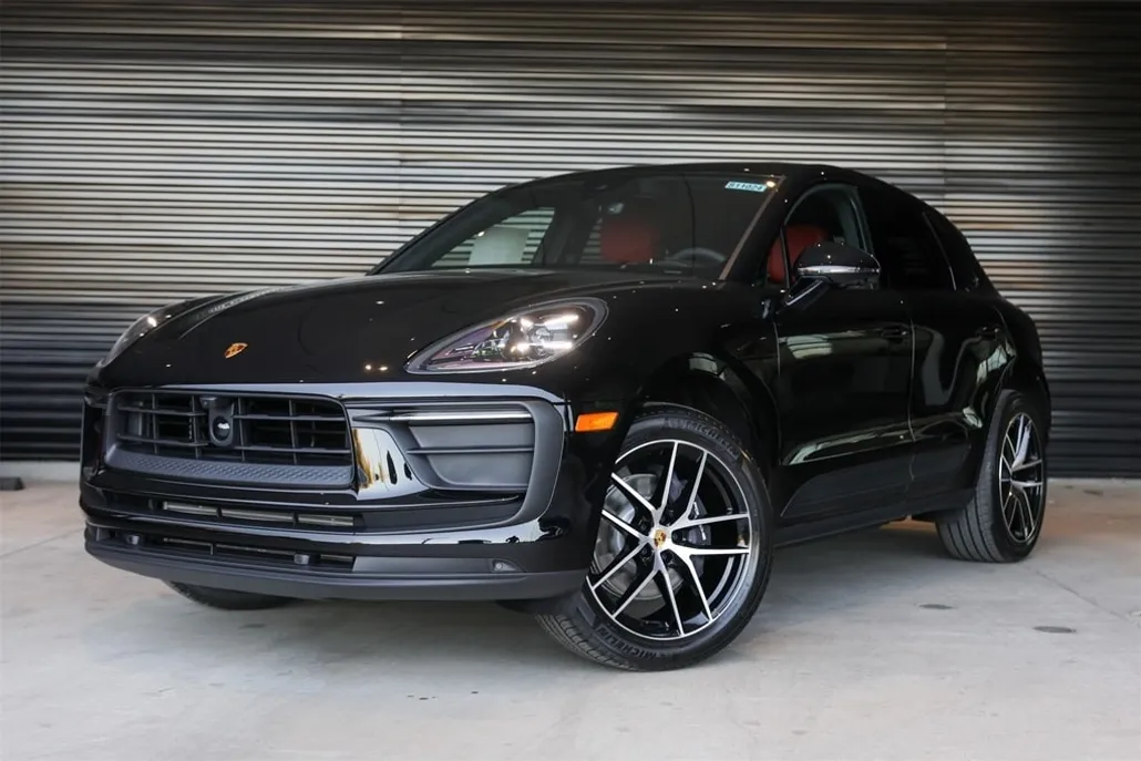 2025 Porsche Macan Base photo 1