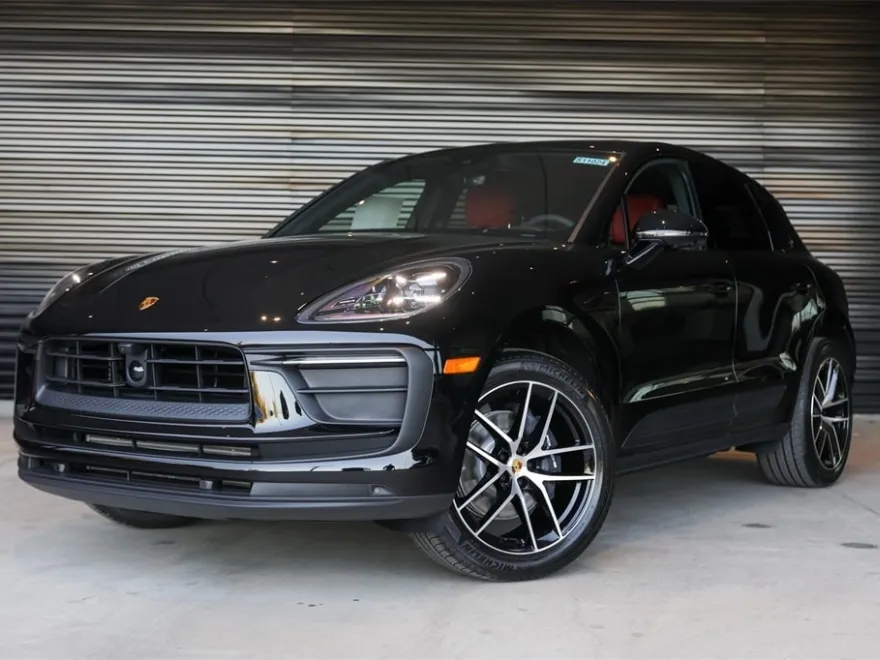 2025 Porsche Macan Base photo 1