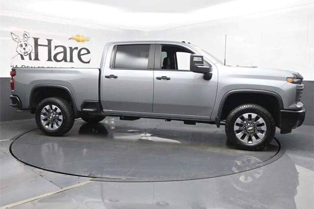 2024 Chevrolet Silverado 2500HD Custom photo 1