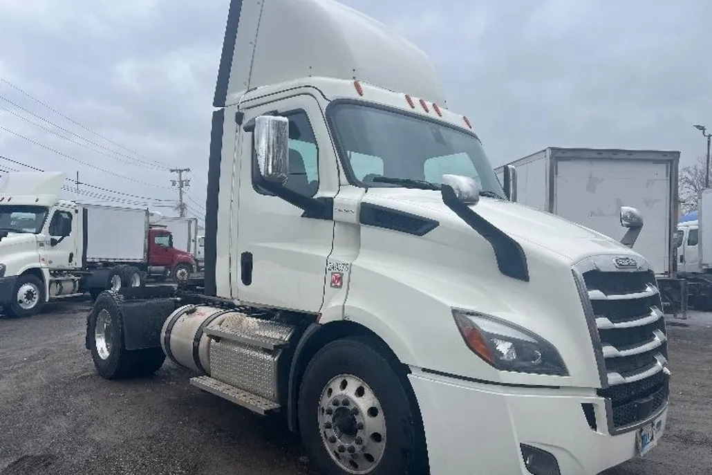 2019 Freightliner Cascadia 116" Day cab photo 1