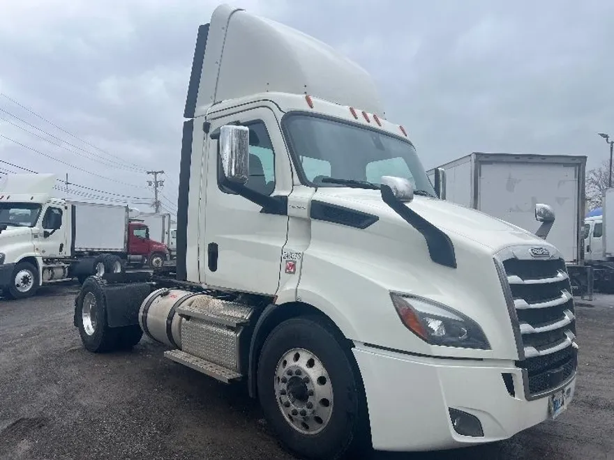 2019 Freightliner Cascadia 116" Day cab photo 1