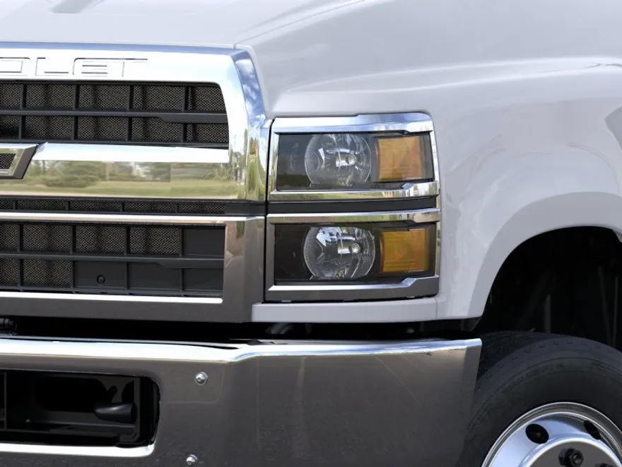 2025 Chevrolet Silverado 6500HD Work Truck photo 1