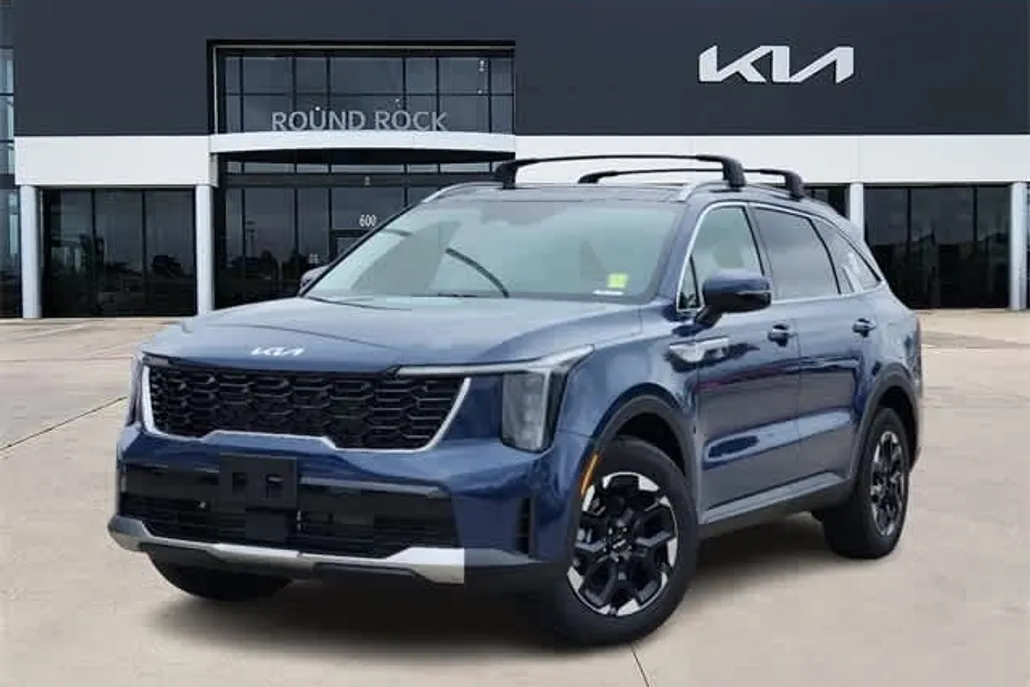 2025 Kia Sorento S photo 1