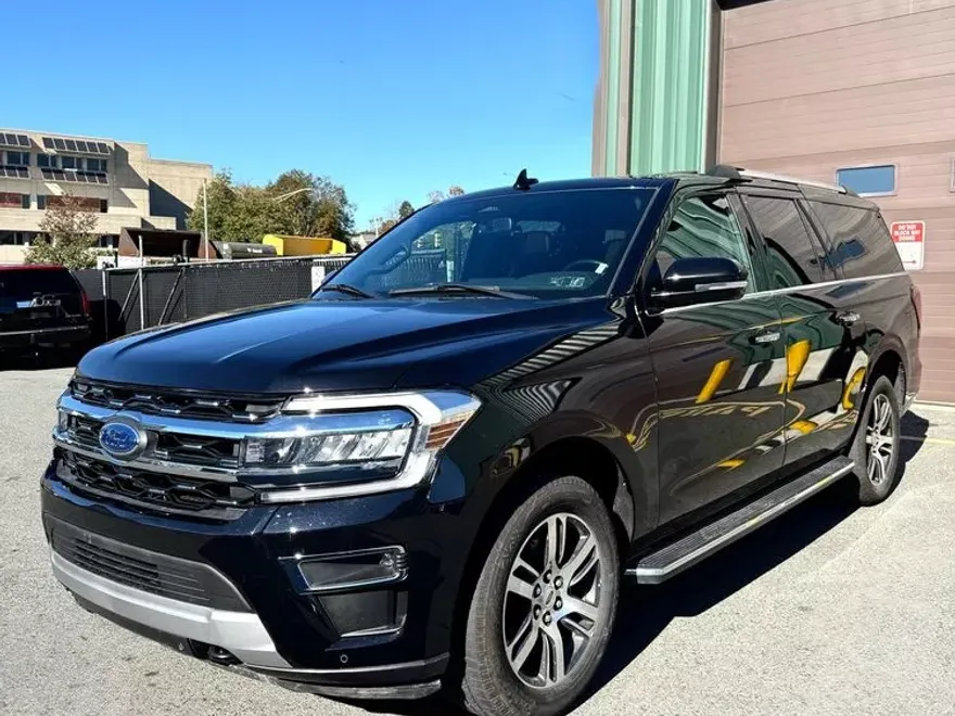 2023 Ford Expedition Limited MAX photo 1