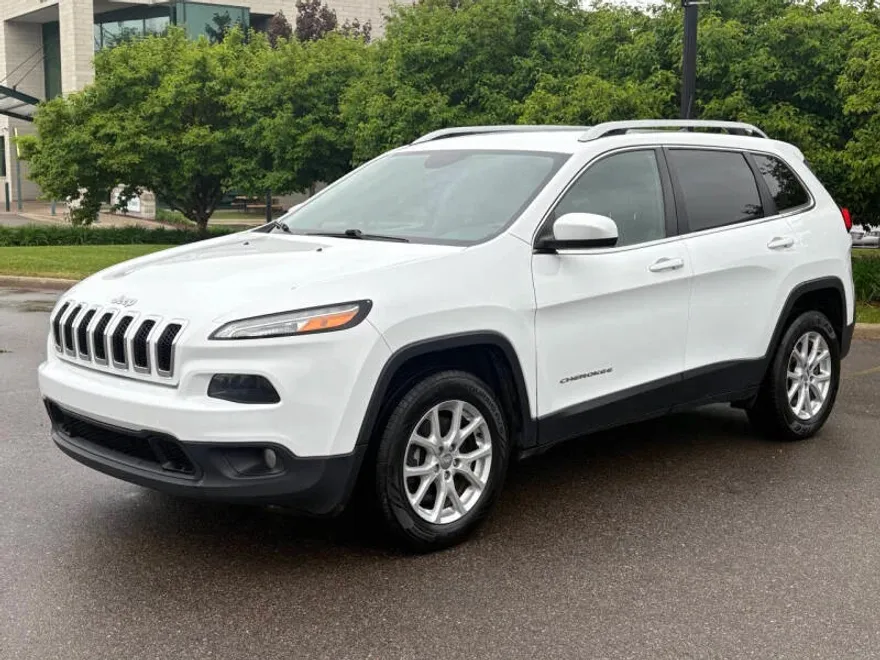 2017 Jeep Cherokee Latitude photo 1