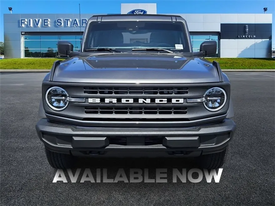 2025 Ford Bronco Base photo 1