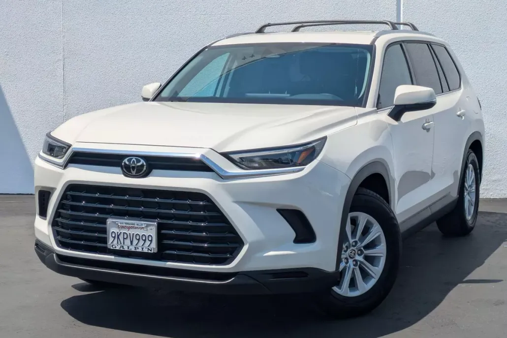 2024 Toyota Grand Highlander Hybrid XLE photo 1