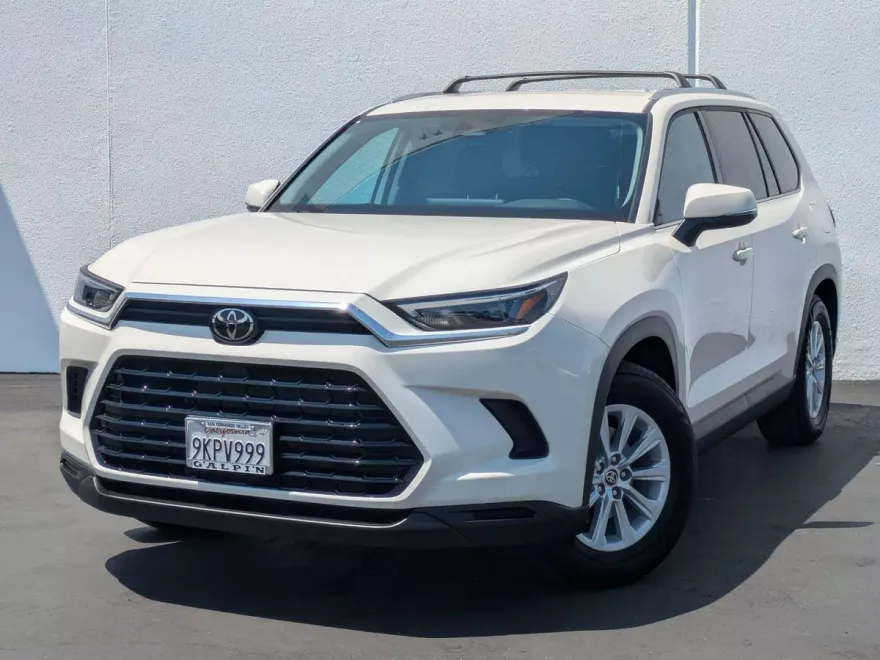 2024 Toyota Grand Highlander Hybrid XLE photo 1