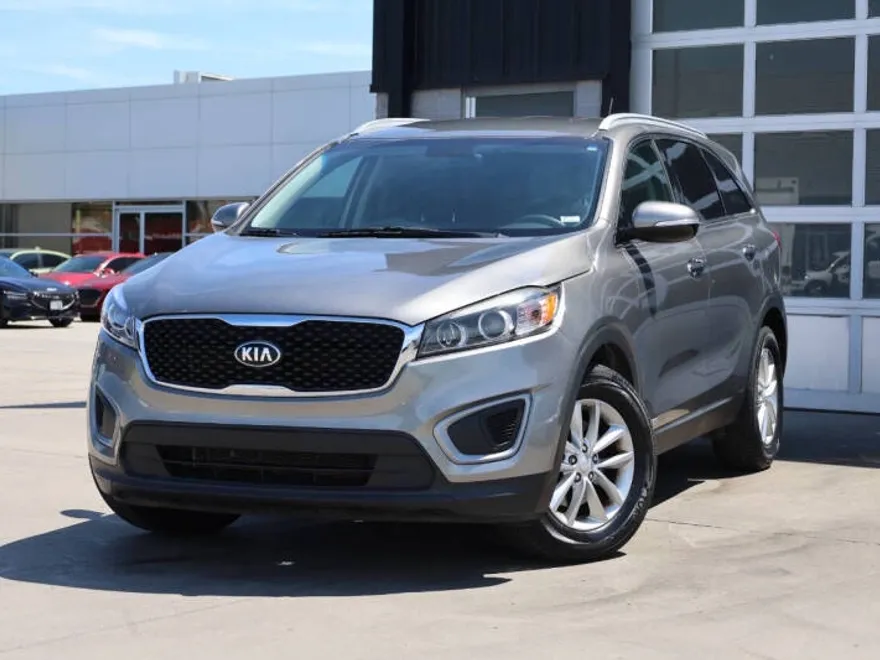 2016 Kia Sorento LX V6 photo 1