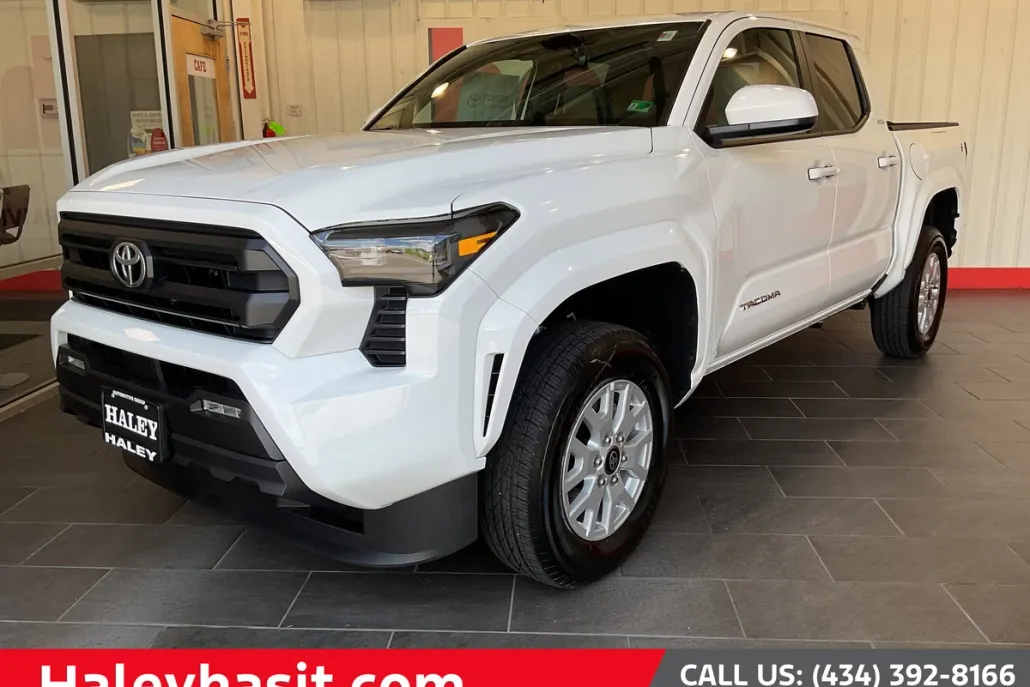 2025 Toyota Tacoma SR5 photo 1